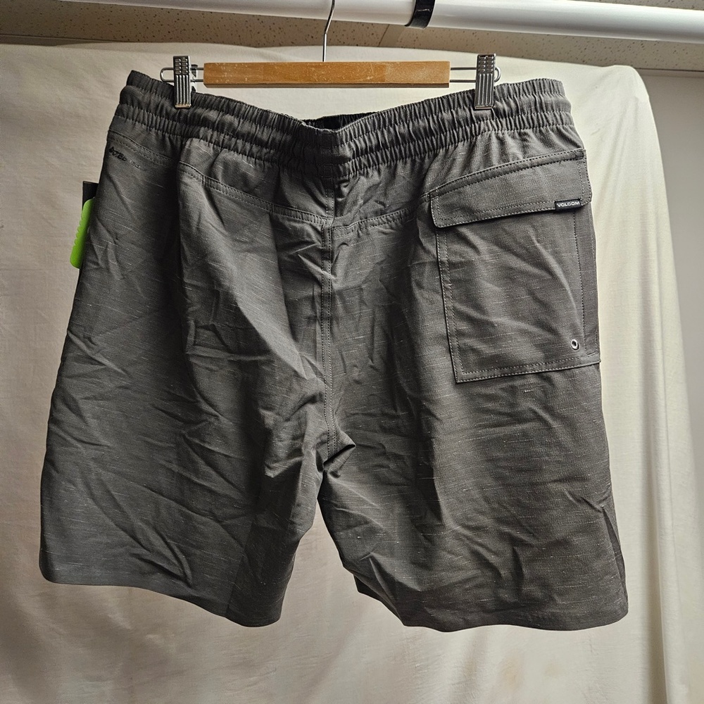 NWT volcom grey shorts XL lightweight mobility self packing reprieve string tie - Picture 4 of 6